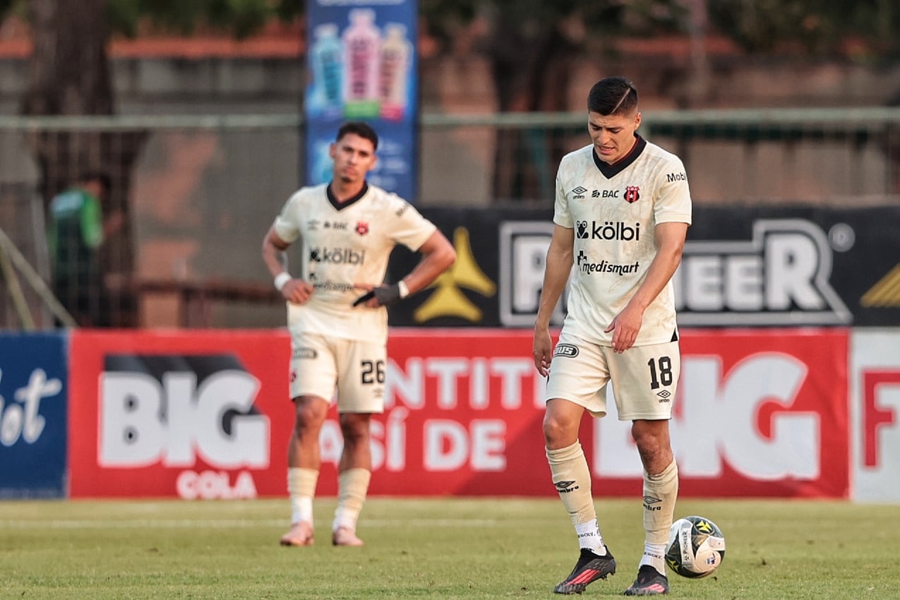 26/04/2026/ juego entre Municipal Liberia vs Liga Deportiva Alajuelense por la jornada 18 del torneo clausura en el estadio Edgardo Baltodano de Liberia / foto John Durán