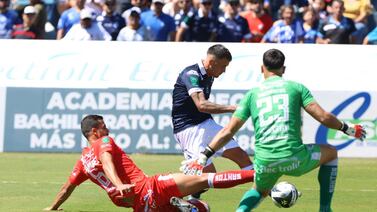 Kevin Jiménez y Estefan Monge contradicen a Maynor Solano sobre el futuro de Cristopher Núñez