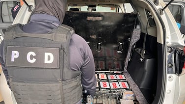 Detienen a guatemalteco que llevaba 202 kilos de cocaína y más de ¢26 millones escondidos en su carro