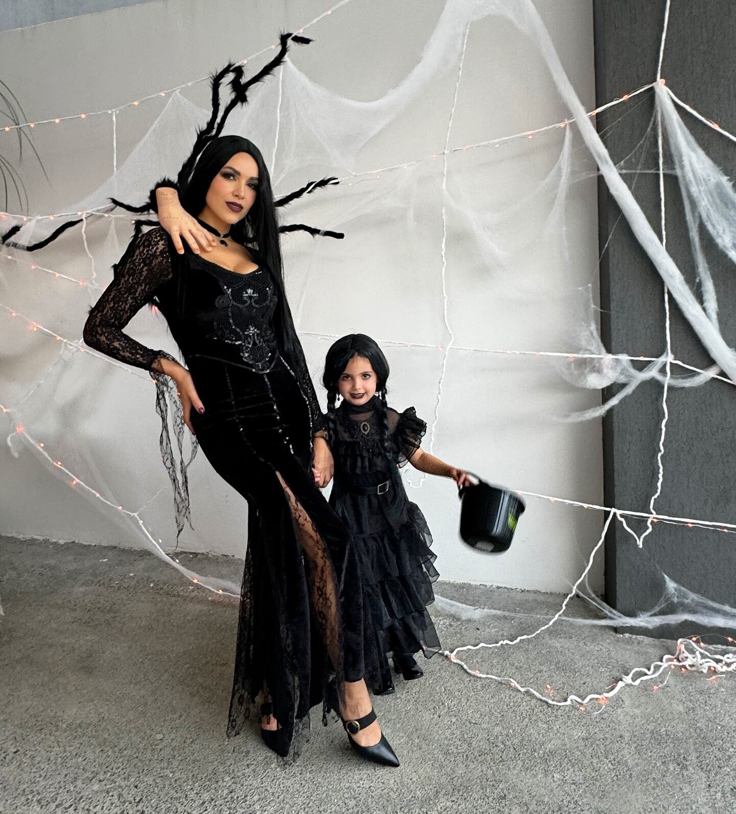 Johanna Ortiz se disfrazó con su pequeña hija.