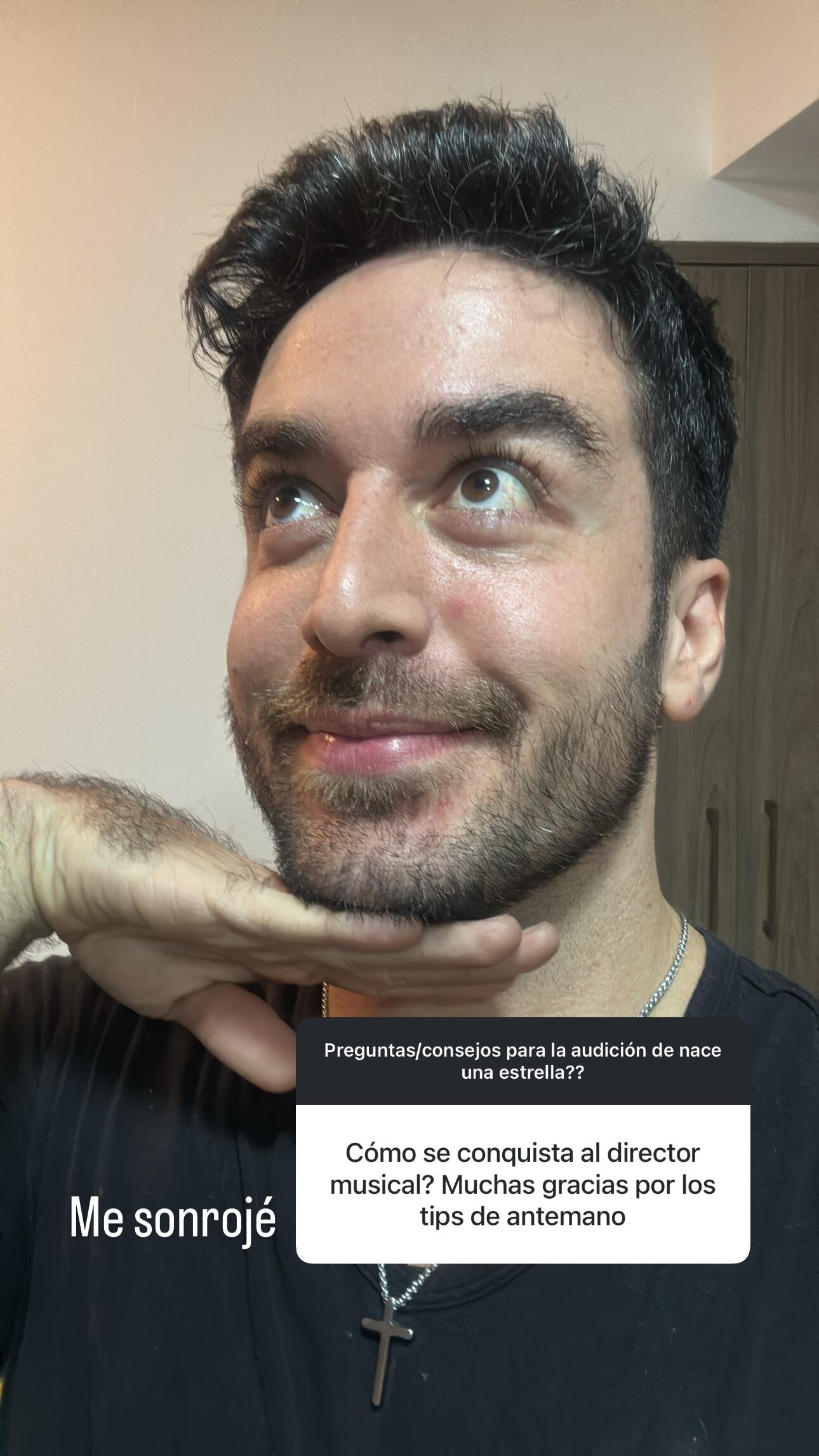 El cantante Rodrigo Lagunas pasó por una gran pena por una pregunta que le hicieron en redes que lo terminó sonrojando.