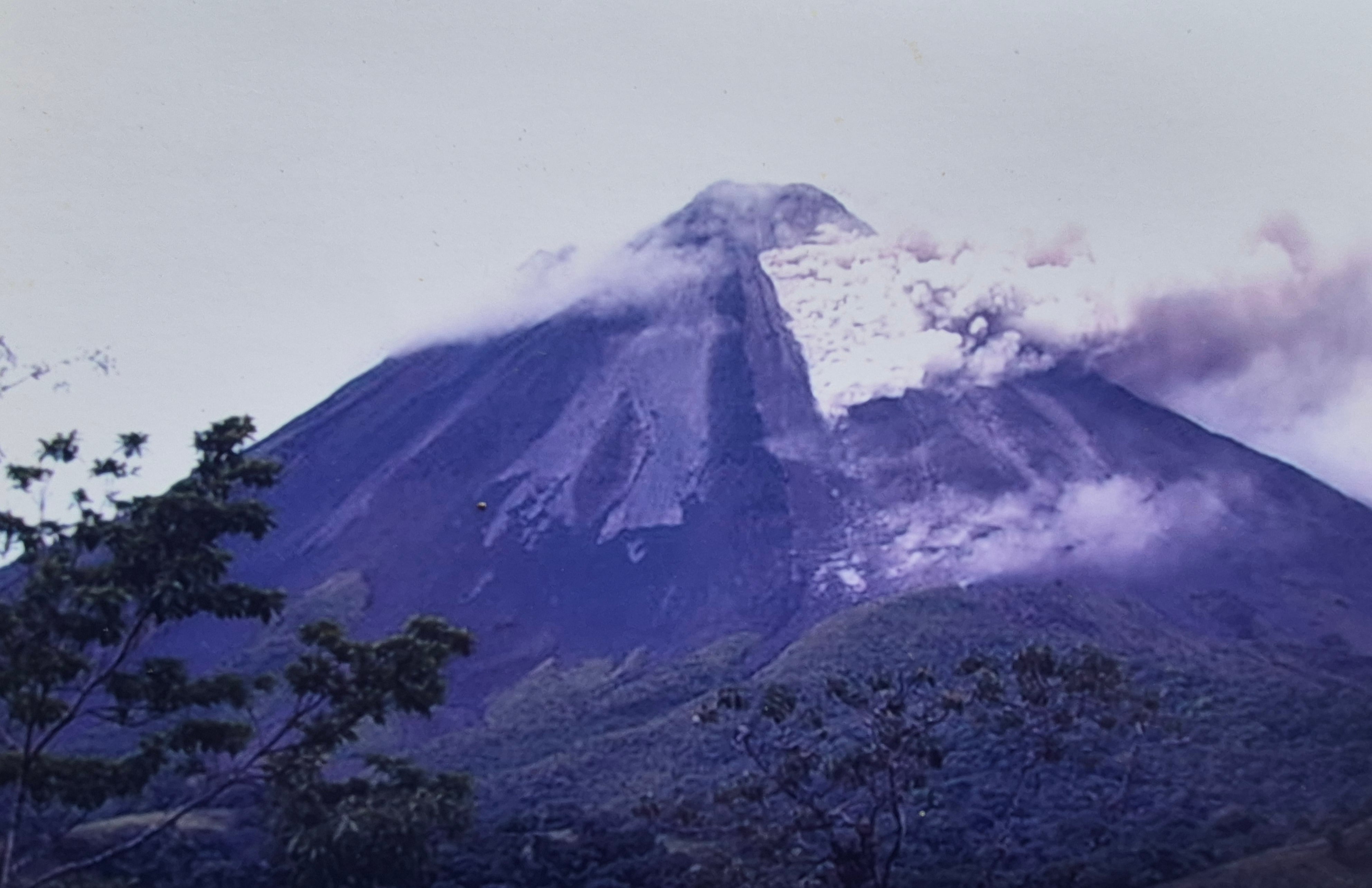 El 29 de julio de 1968, el volcán Arenal despertó con una violencia que Costa Rica jamás había visto.