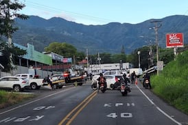 Triple colisión en Santa Ana cobra la vida de un motociclista