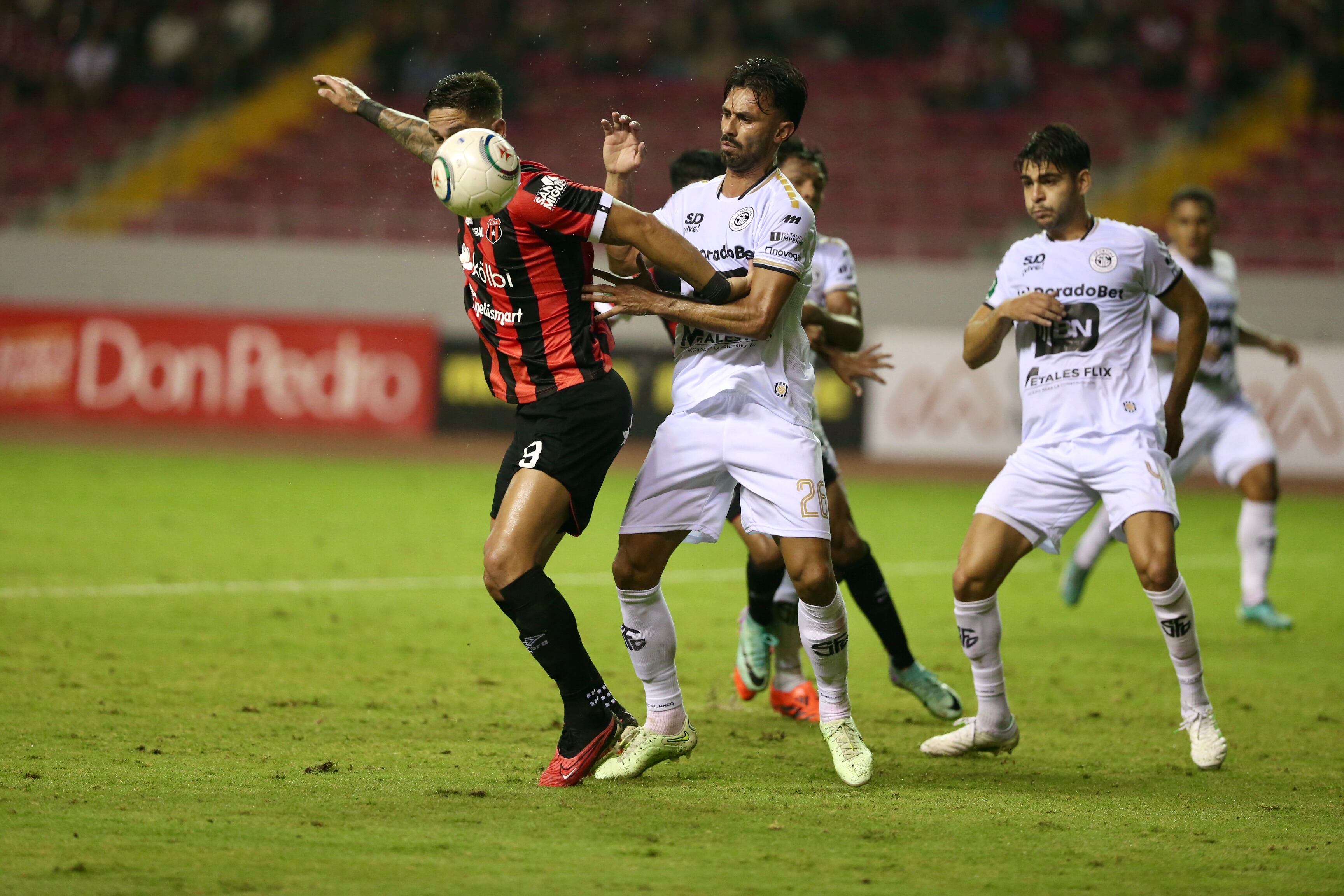 12/01/2024, San Jose, Estadio Nacional, partido de la jornada 1 del torneo de clausura 2024 entre Liga Deportiva Alajuelense y el Sporting FC.