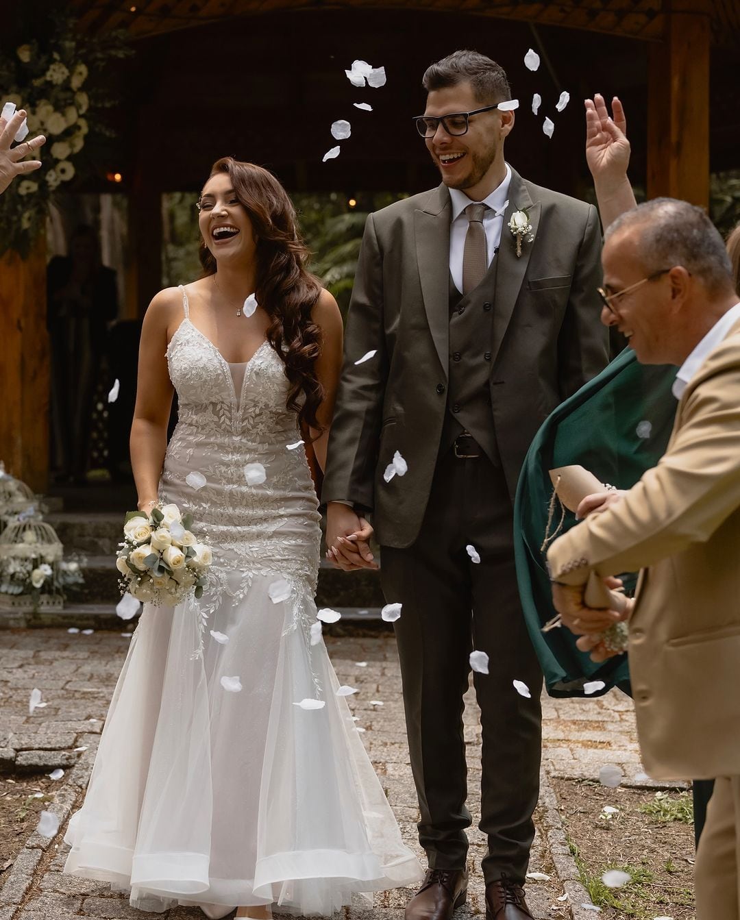 Los periodistas Gloriana Casasola y Diego Obando se casaron este sábado 25 de mayo.