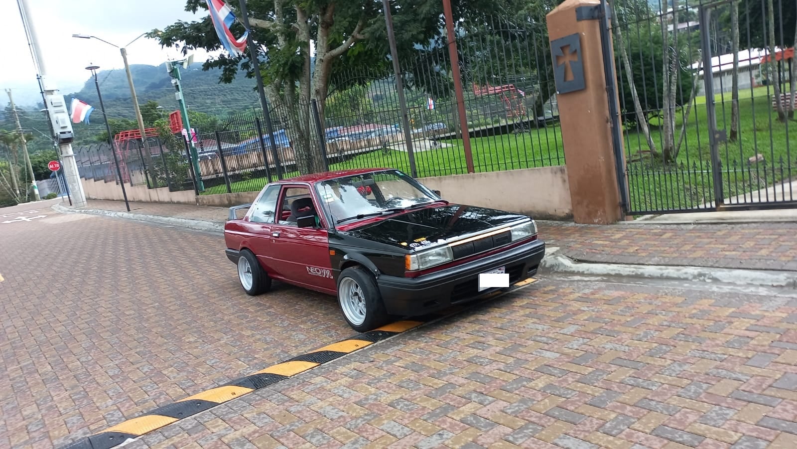 Nissan B12, propiedad de Fabricio Corrales. Cortesía.