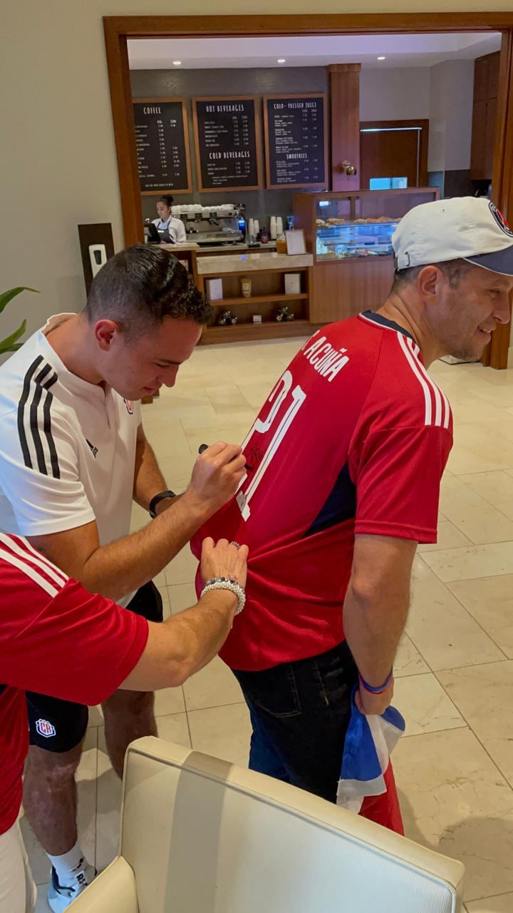 La familia del jugador de la Selección Nacional Sebastián Acuña están que no se cambian por nadie, por el regreso del jugador a la Sele. Cortesía.