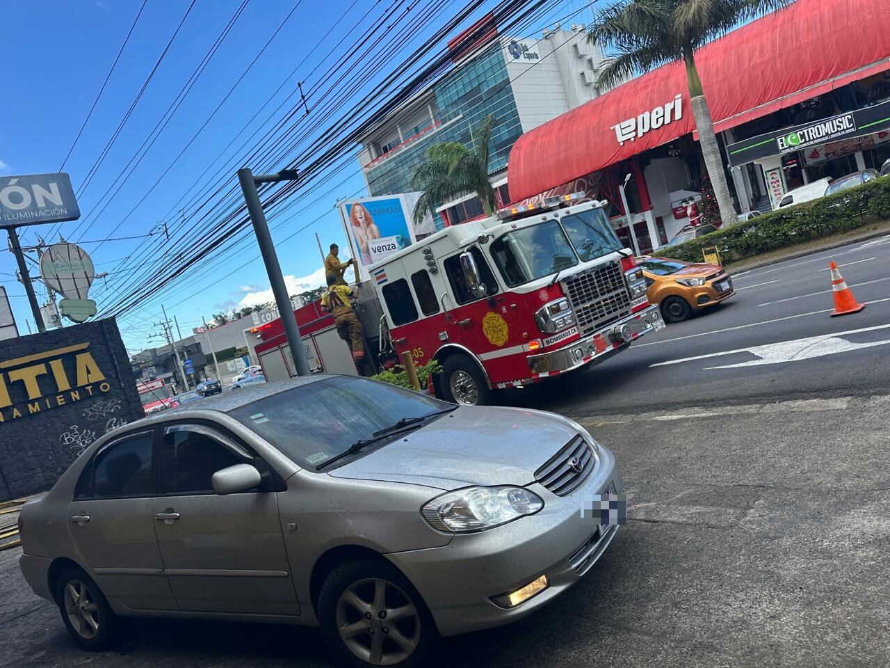 Incendio en San Pedro. Foto cortesía Marco Wright.