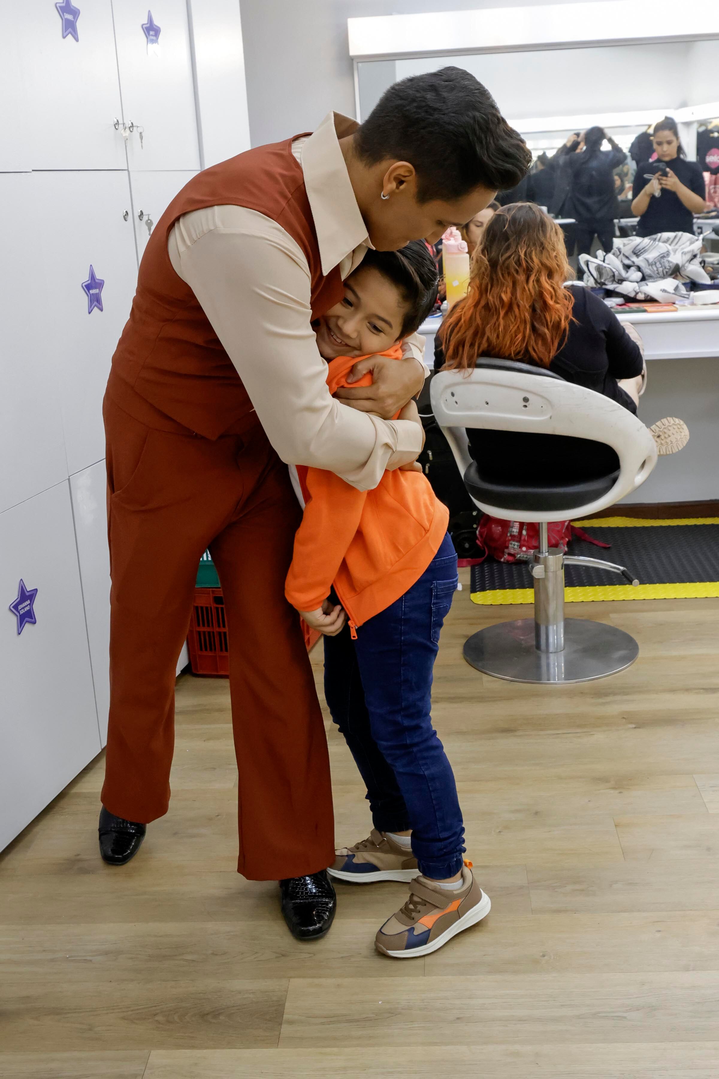 05/11/2023. Teletica, Sabana Oeste. Hora: 07:00 p.m. Gala número 10 de Nace una Estrella, grabada en el estudio Marco Picado de Teletica. En la foto, en el reto entre Jenny y James quedó eliminada Jenny. Fotos: Mayela López