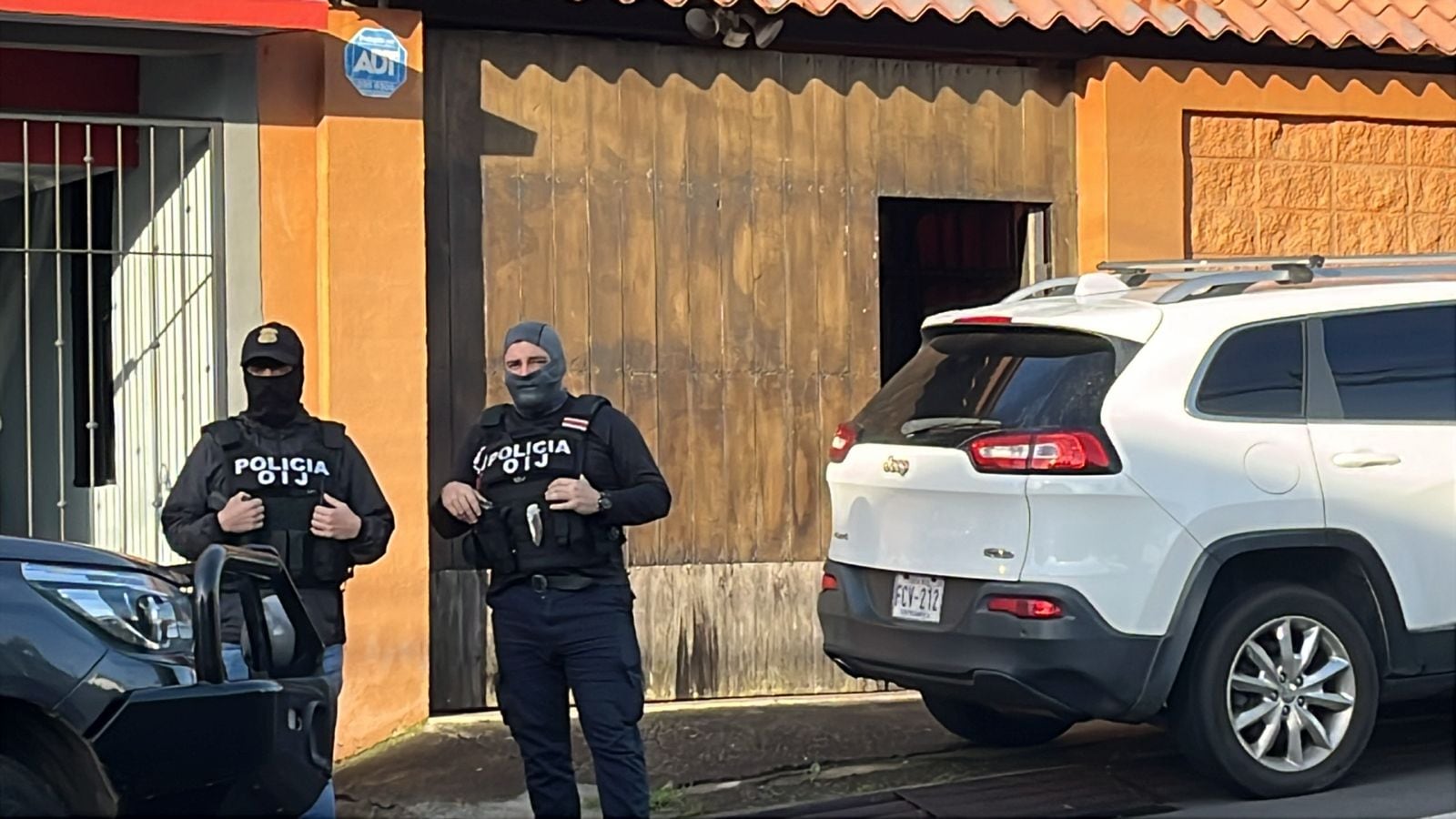 Esposos ligados a millonario negocio ilícito con presunta complicidad de un agente del OIJ. Foto: Alejandra Morales