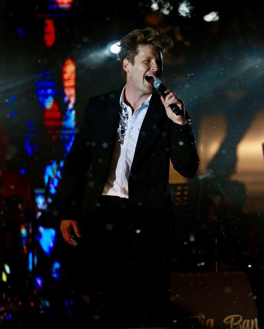 Cantante Alexander Acha, hijo de Emmanuel.