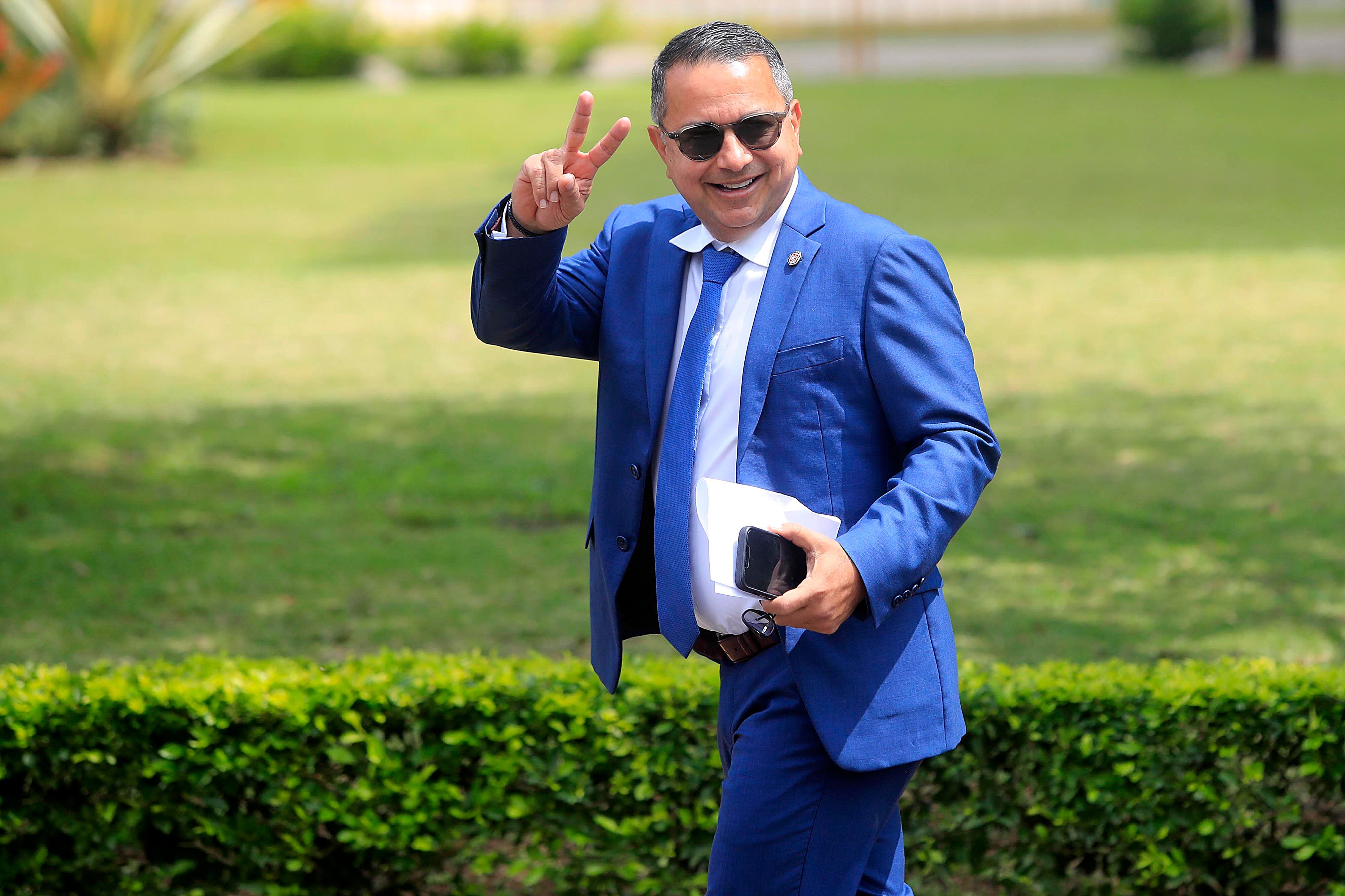 25/08/2023 Proyecto Gol. Reunión del nuevo Comité Ejecutivo de la Federación Costarrice25/08/2023 Proyecto Gol. Reunión del nuevo Comité Ejecutivo de la Federación Costarricense de Fútbol, encabezado por Osael Maroto, y la despedida de Rodolfo Villalobos, ahora expresidente de la la Fedefut.nse de Fútbol, encabezado por Osael Maroto, y la despedida de Rodolfo Villalobos, ahora expresidente de la la Fedefut.