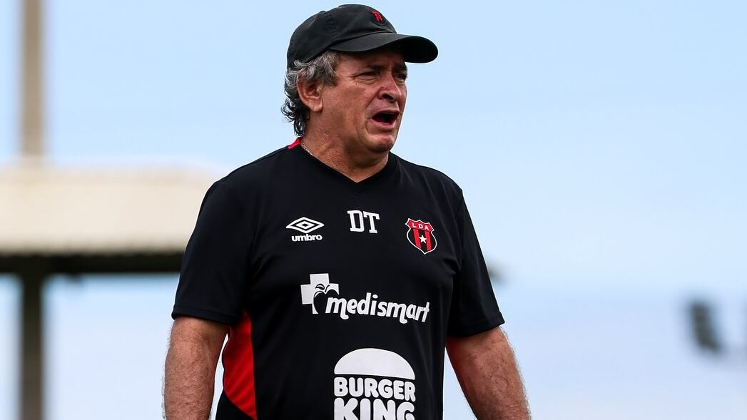 Óscar Ramírez definió su primera alineación titular con Liga Deportiva Alajuelense para el Torneo de Apertura 2025.