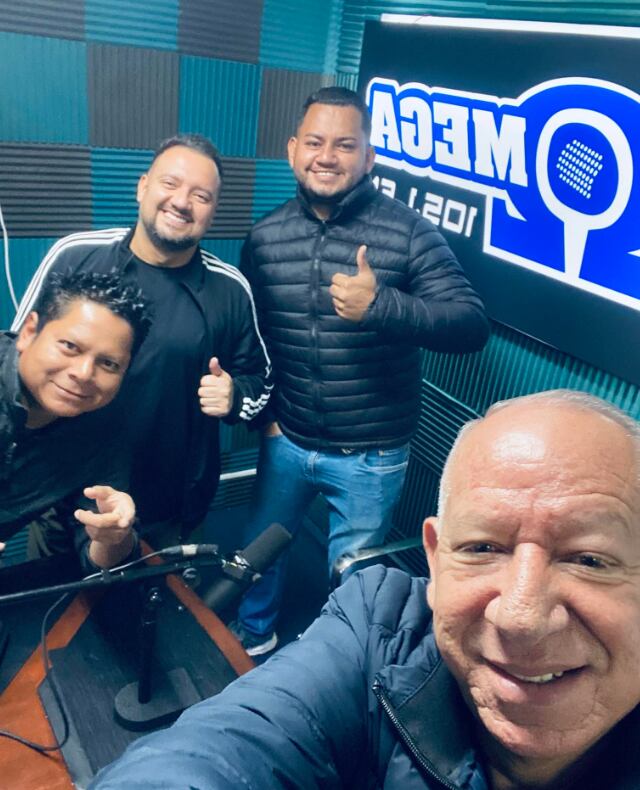 Humorista del Manicomio de la risa de radio Omega.