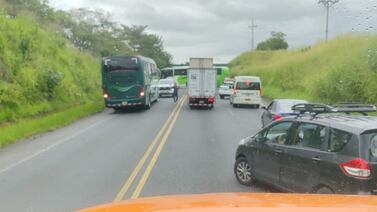 Tragedia en la autopista Bernardo Soto cobra la vida de una mujer y genera grandes presas
