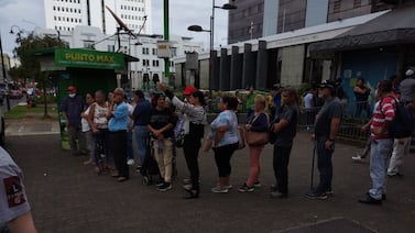 Acumulados de la JPS alborotaron el sobreprecio en los chances, los precios son un abuso