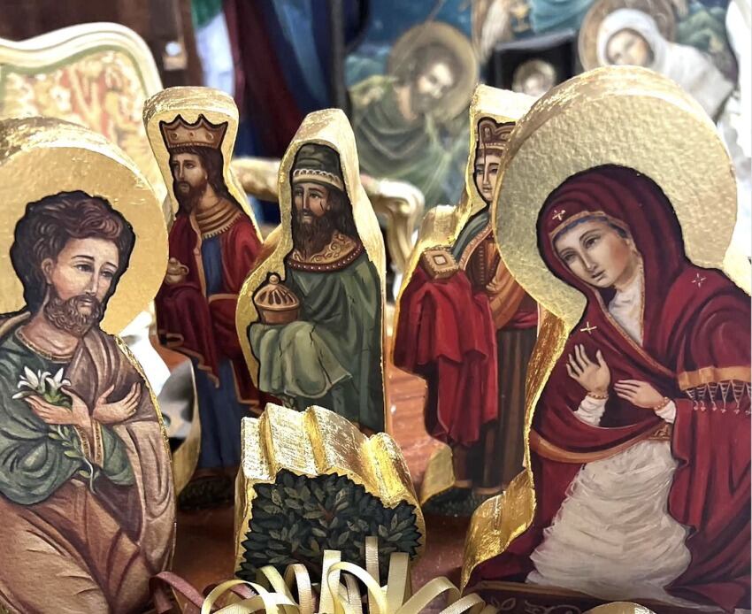 El papa León XIV bendecirá, el 15 de diciembre del 2025, un pesebre llamado Gaudium (Gozo) de la artista sacra costarricense Paula Sáenz el cual se exhibirá en el aula Paulo VI del Vaticano