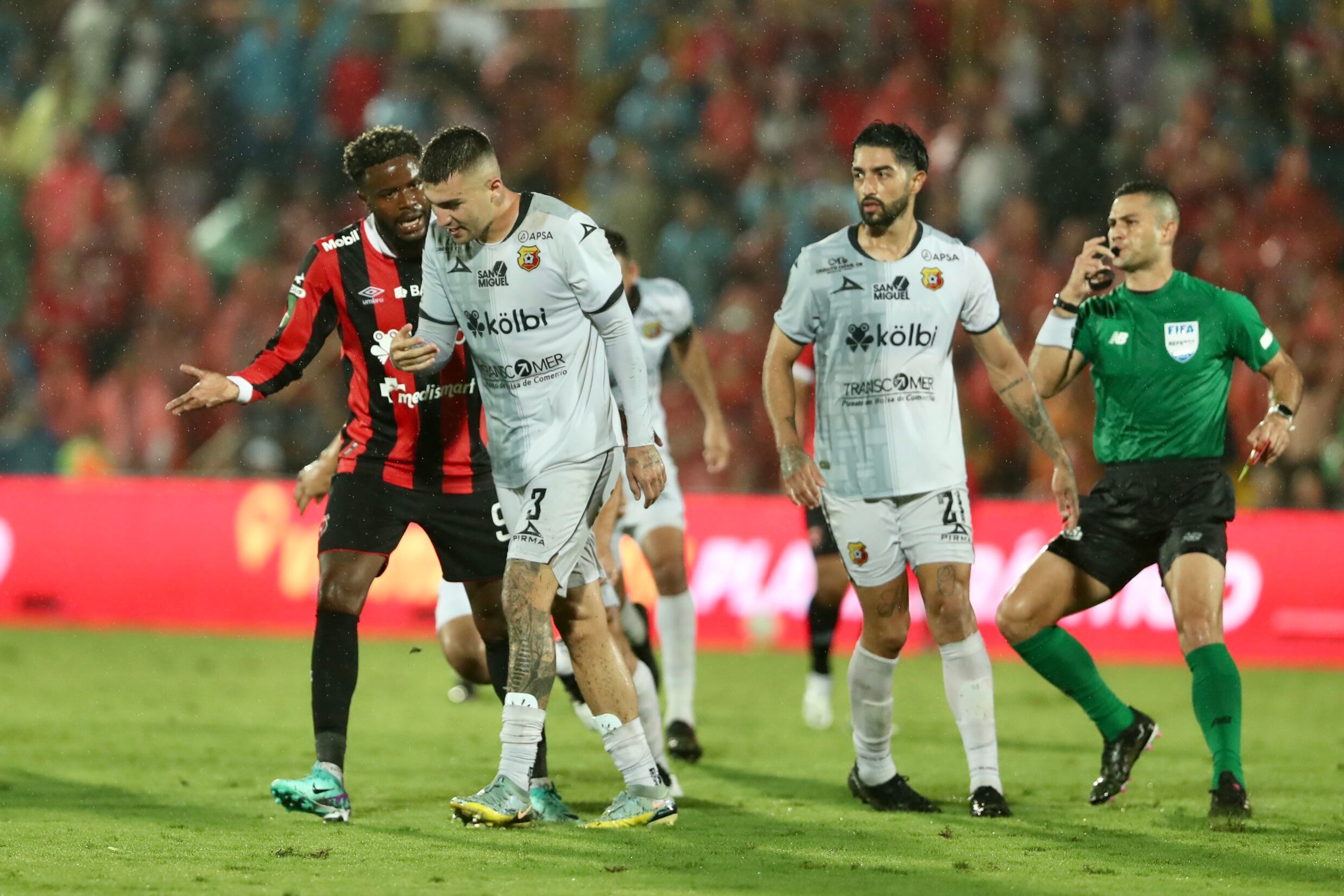 28/10/2023, Alajuela, Estadio Alejandro Morera Soto, partido del torneo de apertura 2023 entre Liga Deportiva Alajuelense y el Club Sport Herediano.