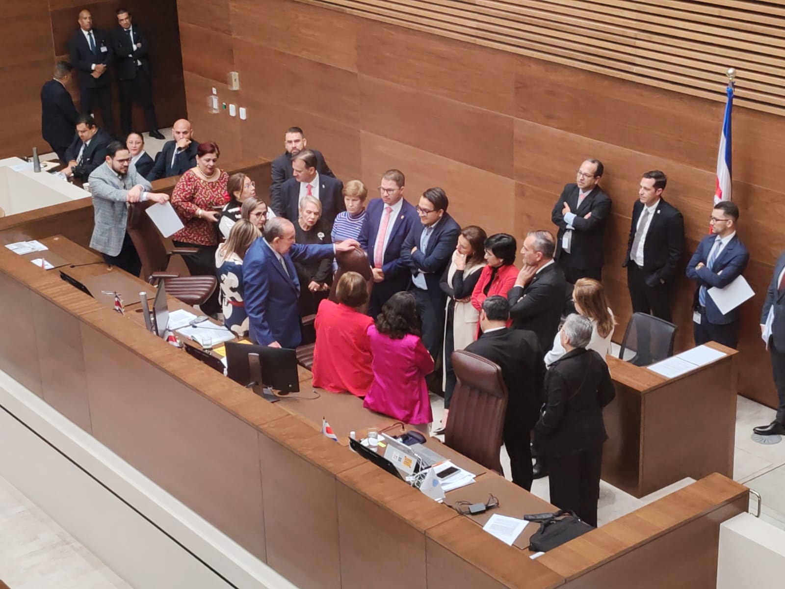 Plenario de la Asamblea Legislativa traslado de especialistas