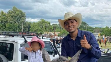 Papá le dio la bendición a su hijo y a su nieta antes de morir golpeados por árbol que cayó sobre casa