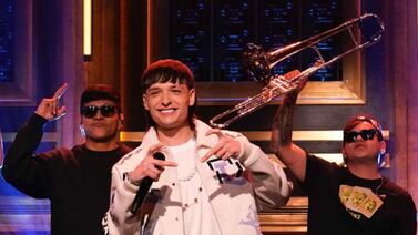 Músico tico compartió foto para demostrar que él anduvo de primero el corte de Peso Pluma