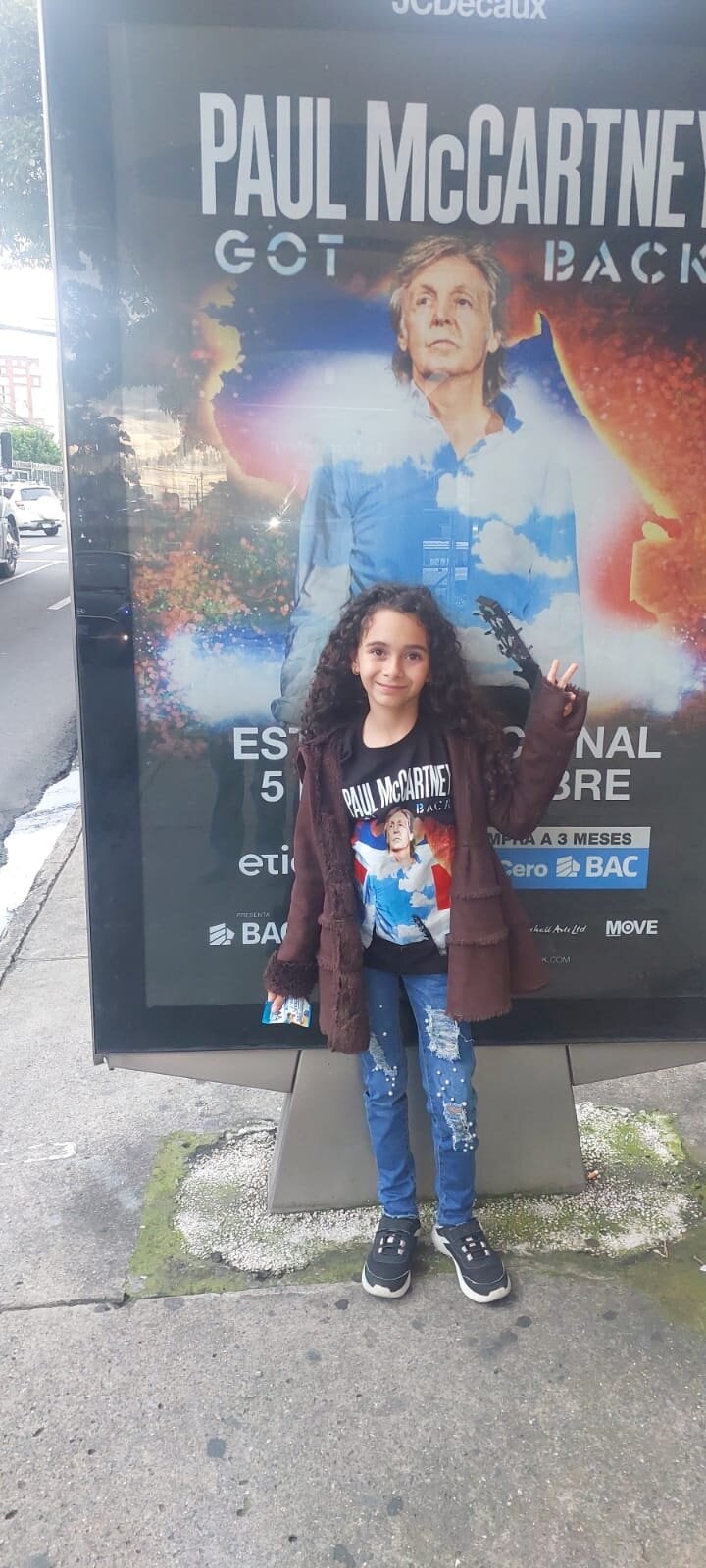 Niña que se quedaba sin merendar para escuchar a The Beatles hoy dirige un club de fans.