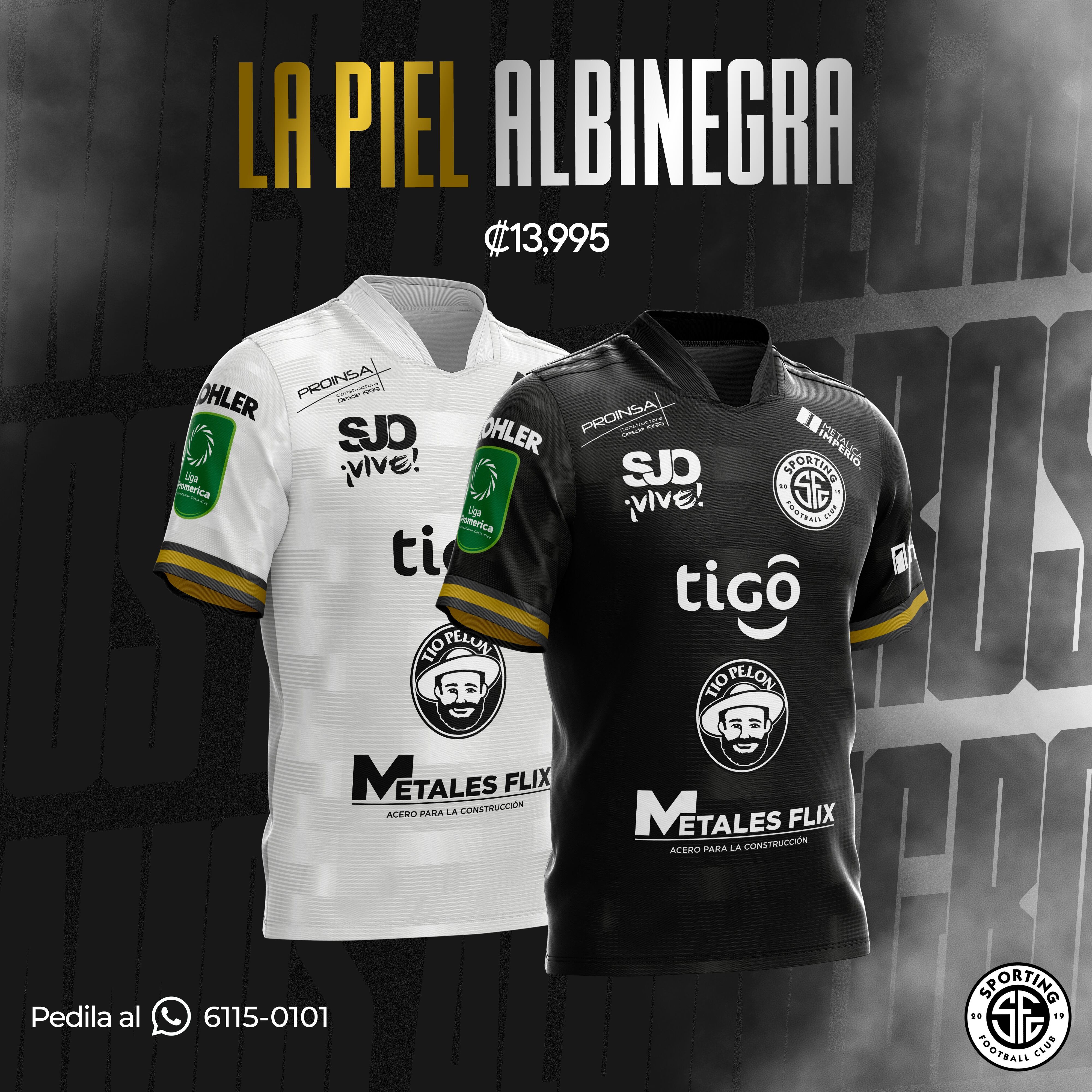 Aficionado morado que cambió una camisa del Sapri por otra de Sporting. Cortesía.