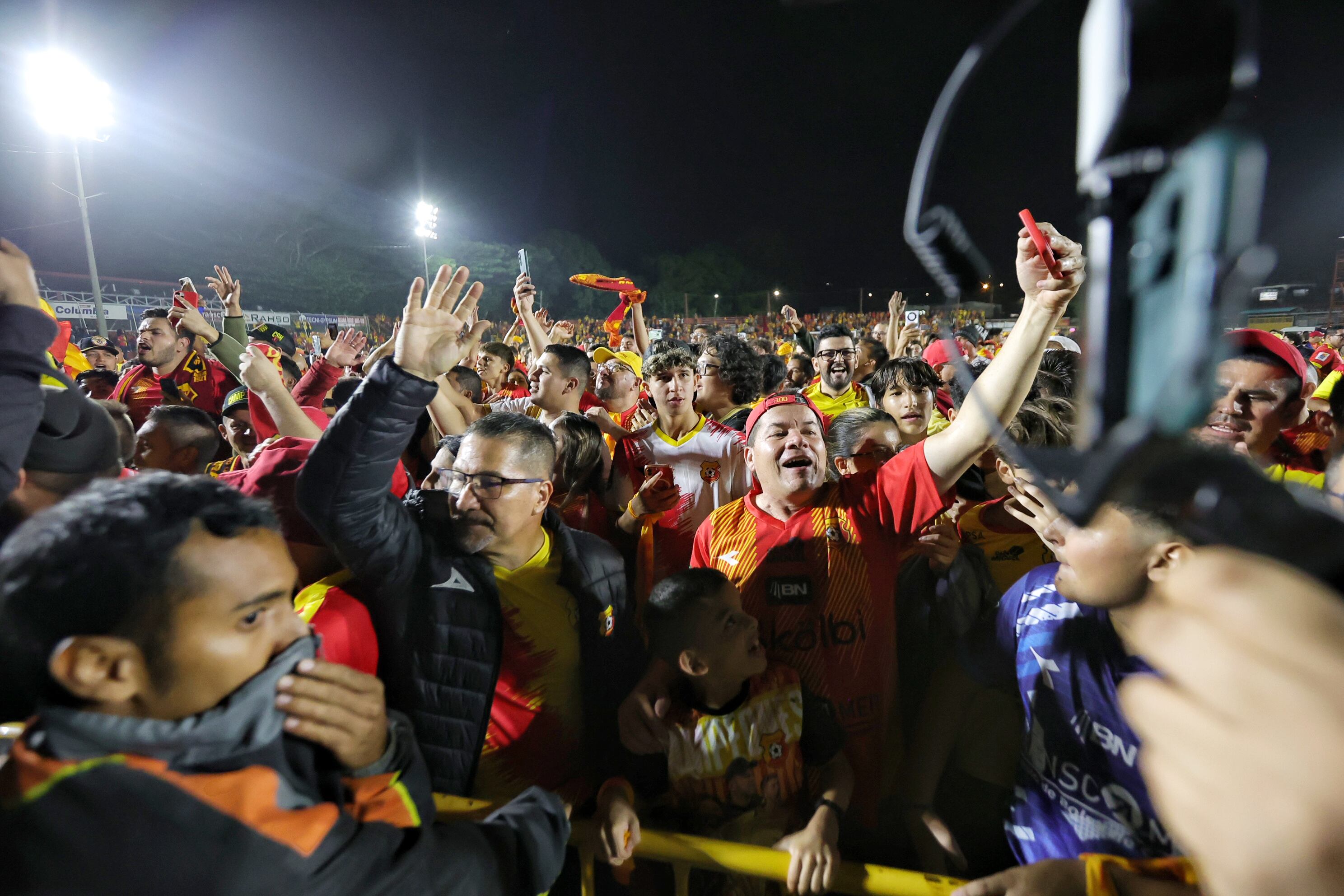 28/05/2025/ Juego entre Club Sport Herediano vs Liga Deportiva Alajuelense por el partido de vuelta de la gran final el torneo Clausura de la Liga Promerica en el estadio Carlos Alvarado / foto John Durán