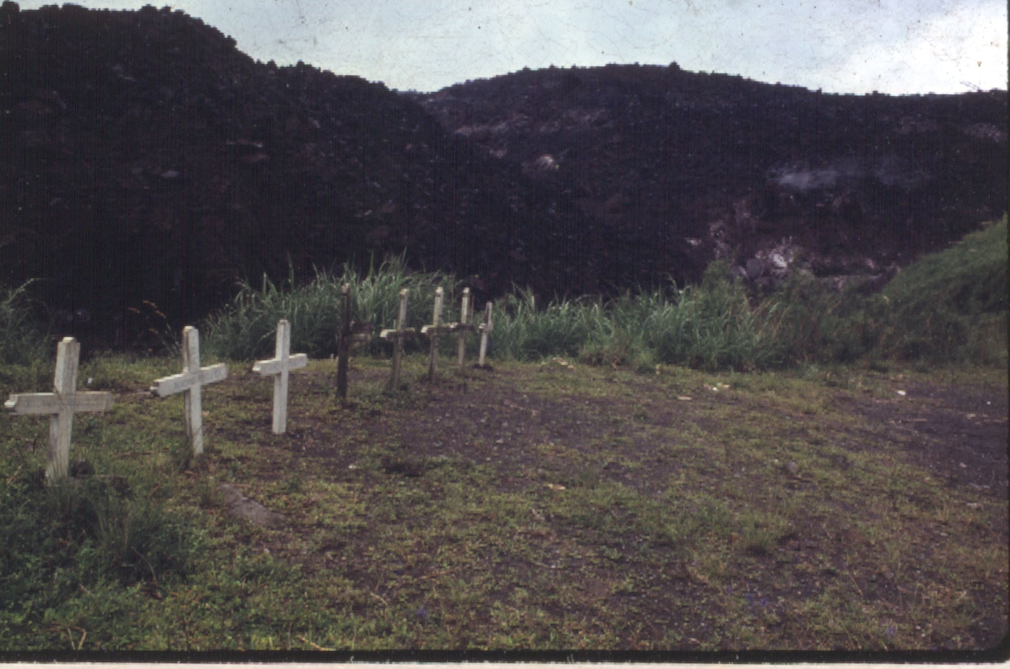 El 29 de julio de 1968 lo que se creía era el cerro Arenal explotó y demostró que lejos de ser un cerro era un volcán, el volcán Arenal, en esa explosión perdieron la vida más de 80 personas y quedaron sepultados los pueblos de Tabacón, Pueblo Nuevo y San Luis.