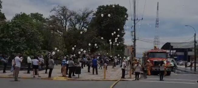 Con grandes manifestaciones de cariño, como la organizada por la estación de bomberos de Tibás, el cantón, con mucho dolor, se despide de su alcalde, Carlos Cascante Durán, quien falleció este domingo 16 de mayo por culpa del covid-19