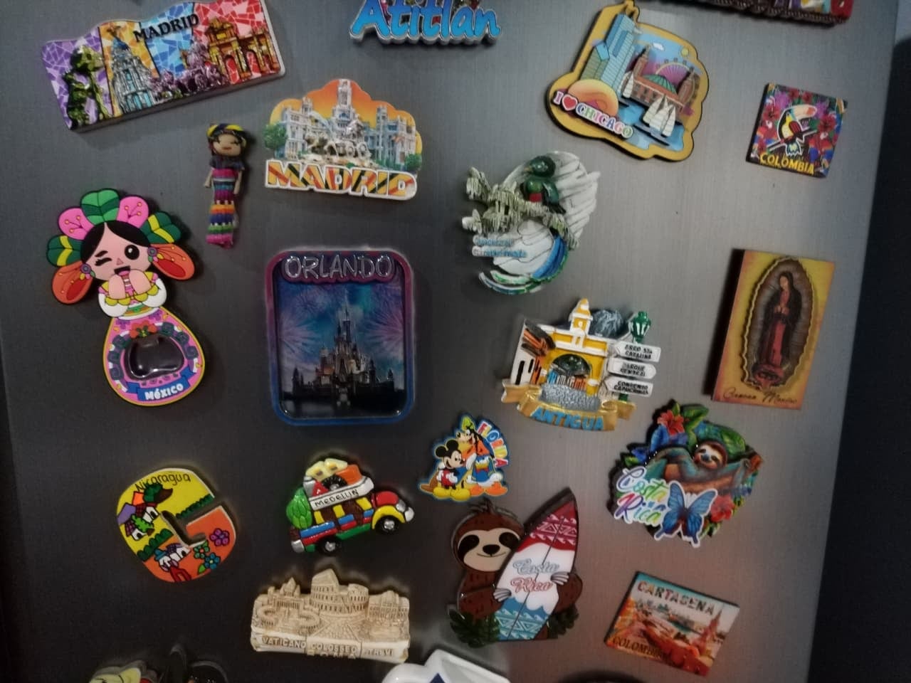 ¿Provocan un mayor consumo de electricidad los recuerditos con imanes que pegamos en las refrigeradoras?