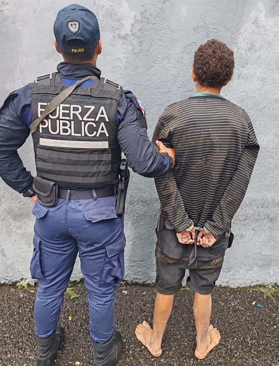 El joven trato de escapar pero los oficiales lo capturaron. Foto: MSP