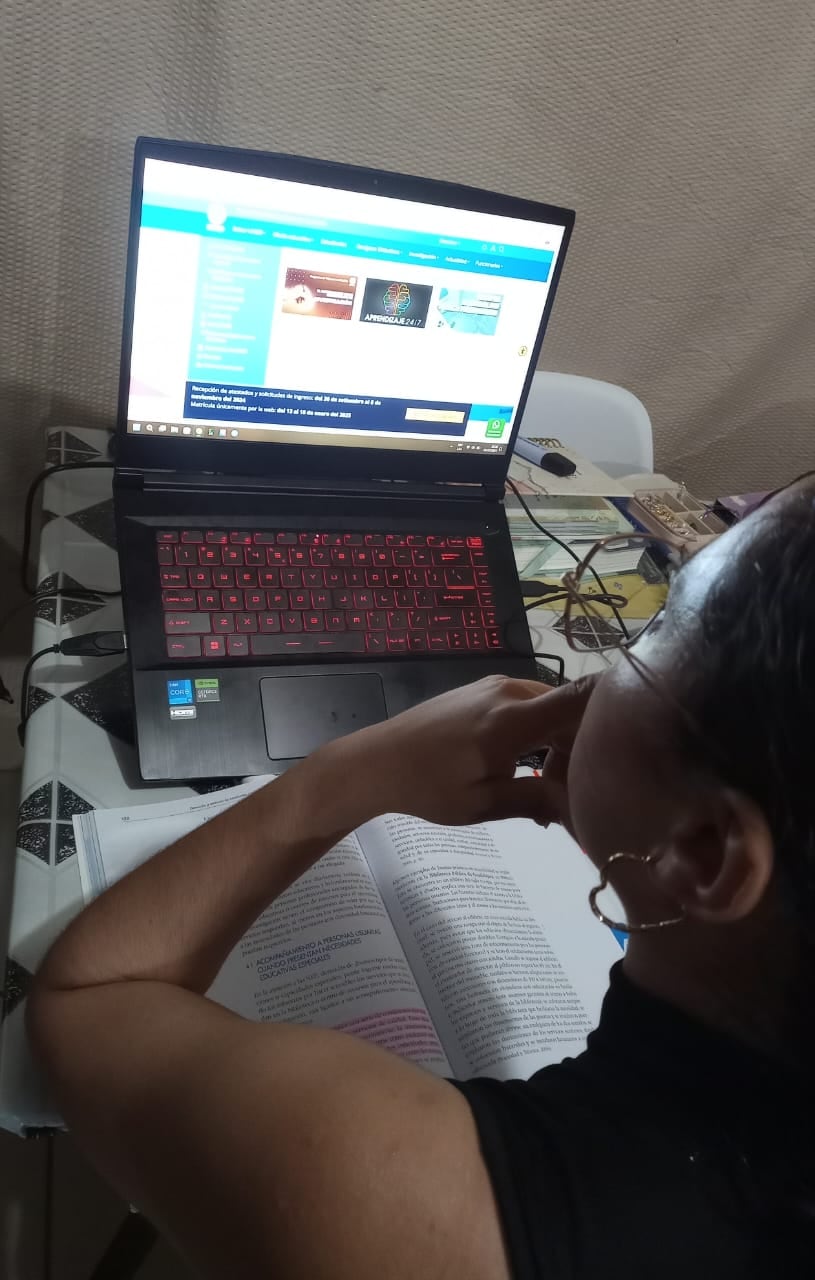 Adriana Aguilar Jiménez vendedora de prestiños en Naranjo