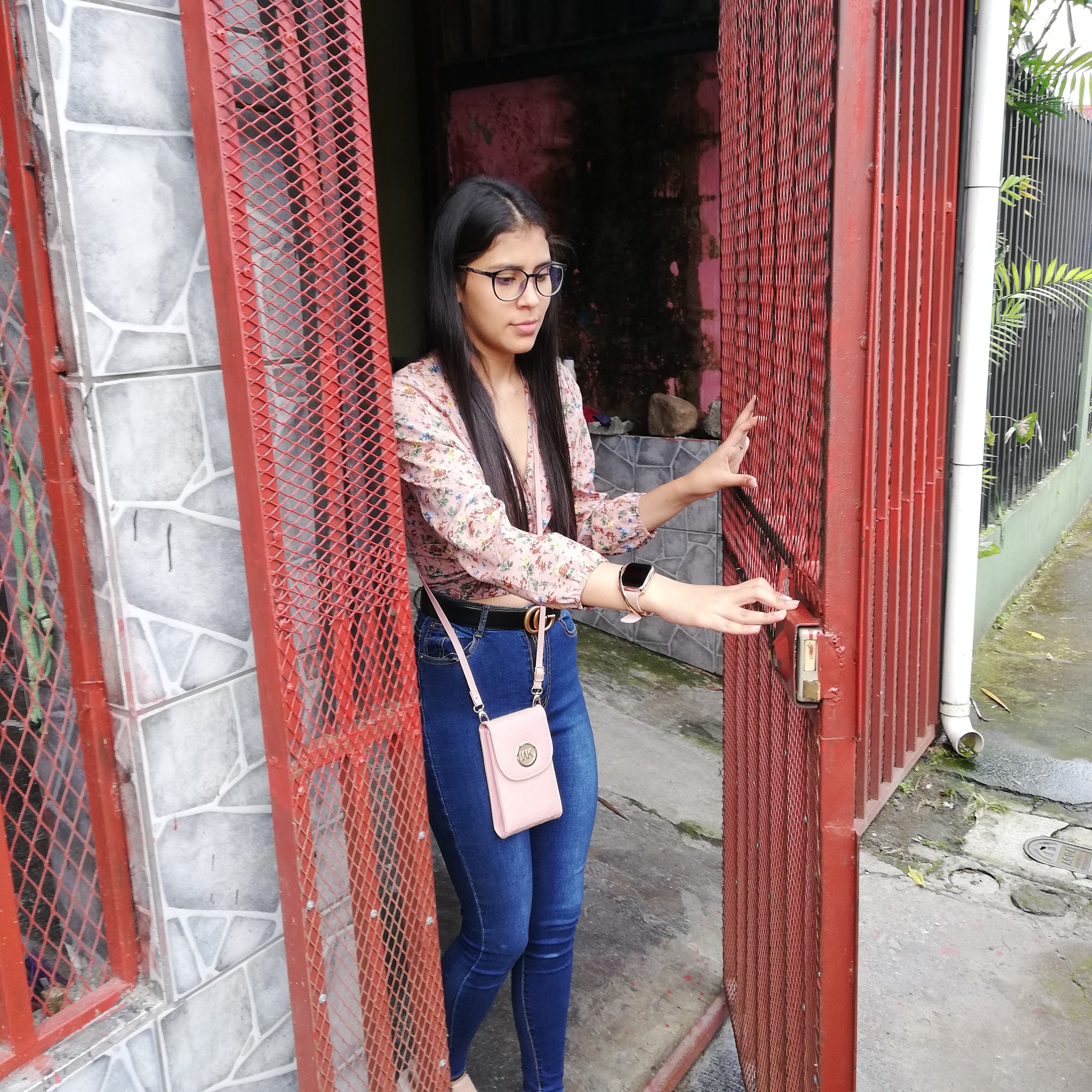 Nahomy Baltodano Ruiz solicitó, por primera vez, su cédula de identidad el 30 de setiembre del 2021, cumple 18 años el 20 de noviembre del 2021 y tenía hasta el 5 de octubre para hacer la solicitud si quería quedar en el padrón electoral de las elecciones presidenciales del 6 de febrero del 2022