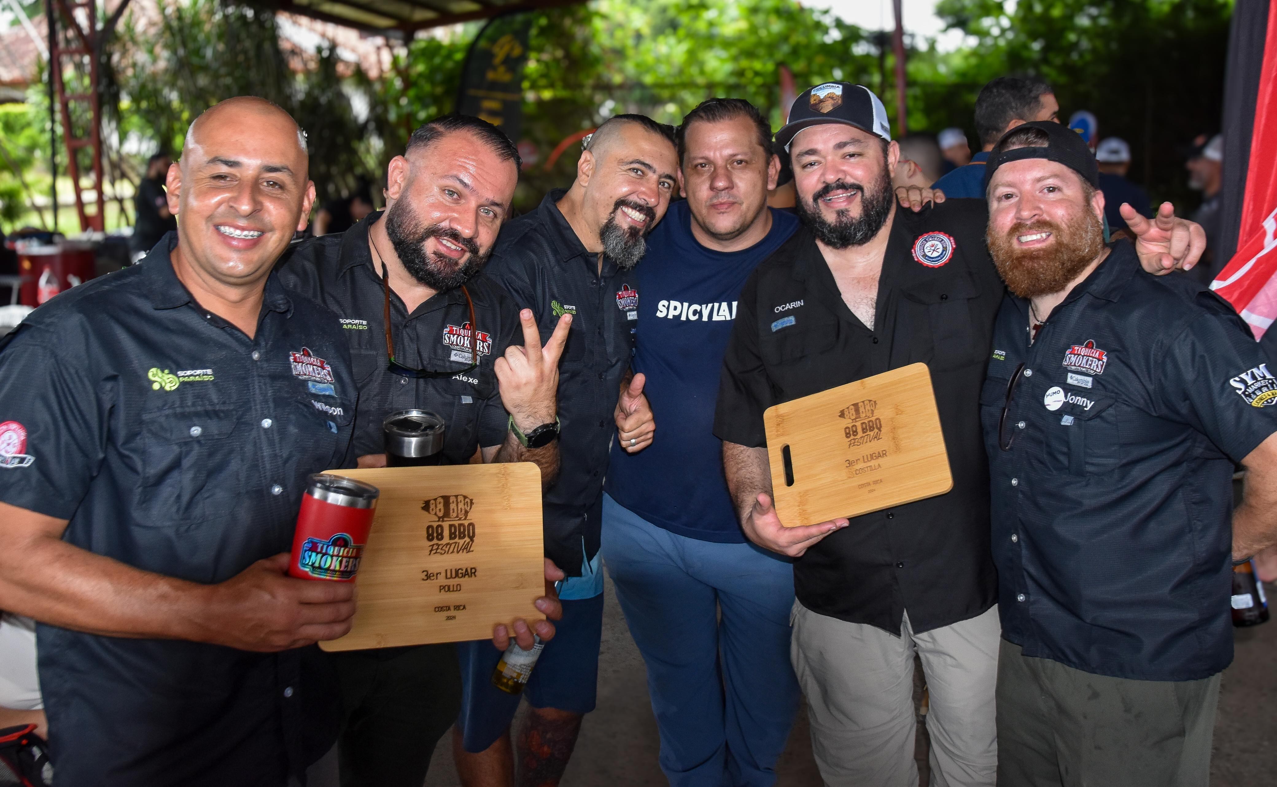 Alex Cordero Monge tiene 39 años, vive en Patarrá de Desamparados y participa en nuestro reality show, Guerra de hamburguesas