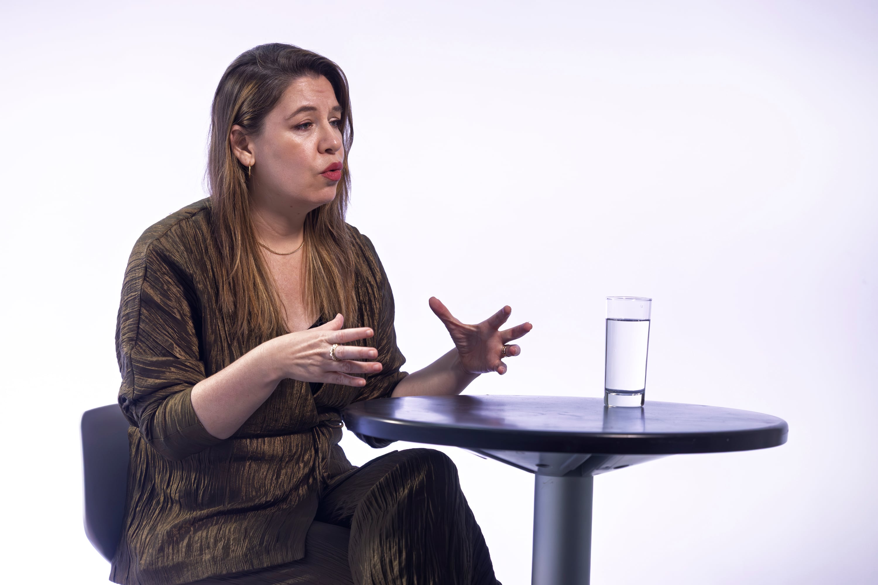 14/11/2025, San José, Estudio Fotográfico de Grupo Nación, entrevista con la candidata presidencial del PAC, Claudia Dobles.