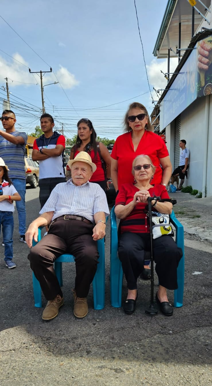 Desamparados se tiró a la calle para celebrar los 202 años de la Independencia.
