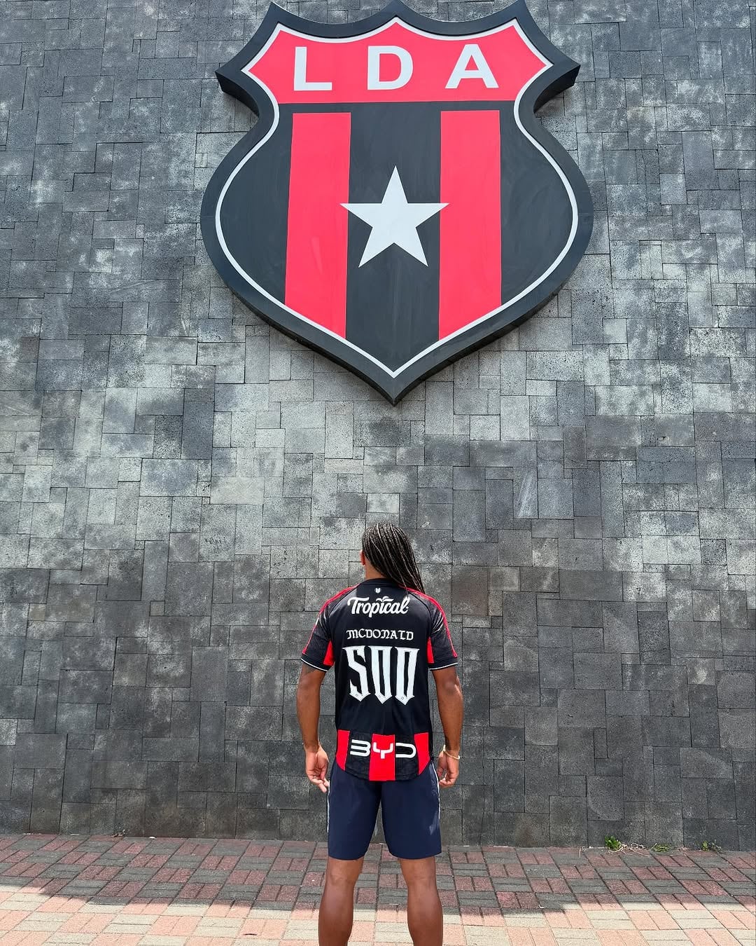 Jonathan McDonald causó sensaciones en los manudos al hacer algo inesperado.