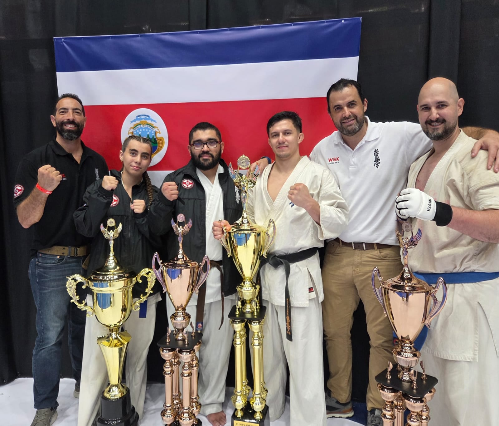 La delegación de Costa Rica de Karate hizo historia en la Vi America´s Cup disputada en Panamá, arransado con las medallas de dicha competencia.