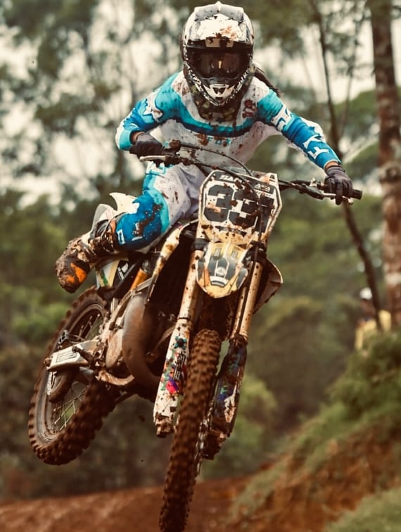 Samantha Cruz, motociclista costarricense.