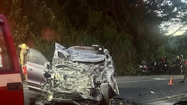 ¡Impactante choque! Persona es trasladada crítica al hospital tras terrible accidente
