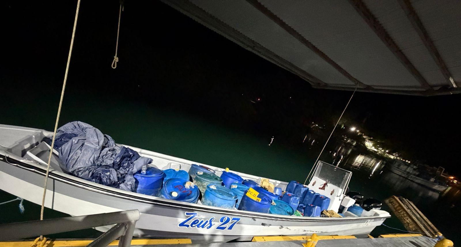 Detienen a sospechosos con cargamento de casi una tonelada de droga. Fotos: MSP