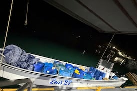 Impresionante video muestra el momento en que capturan embarcación con una tonelada de droga