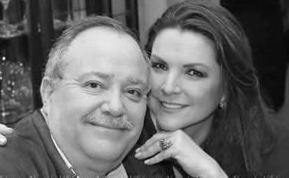 El hijo de Tía Florita, Carlos Echandi, junto a su esposa, Viviana Muñoz.