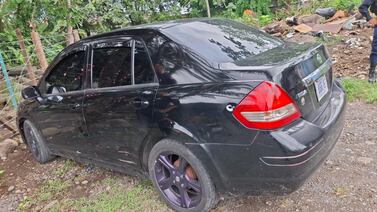 Pistoleros usan carro robado para matar a hombre a balazos