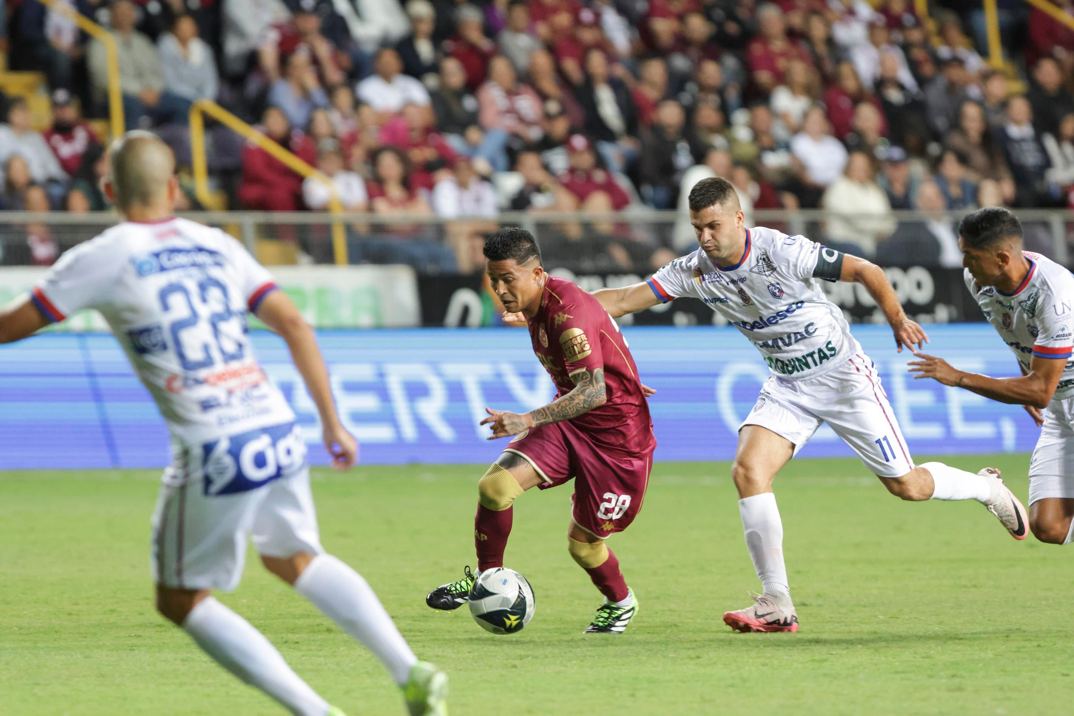 Saprissa vs San Carlos
