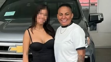 Mujer asesinada en bar estaba recién casada; la sobreviviente es su esposa