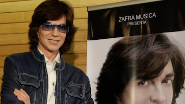 ¡Escándalo total! Grabaron escenas de serie para adultos en la tumba de Camilo Sesto