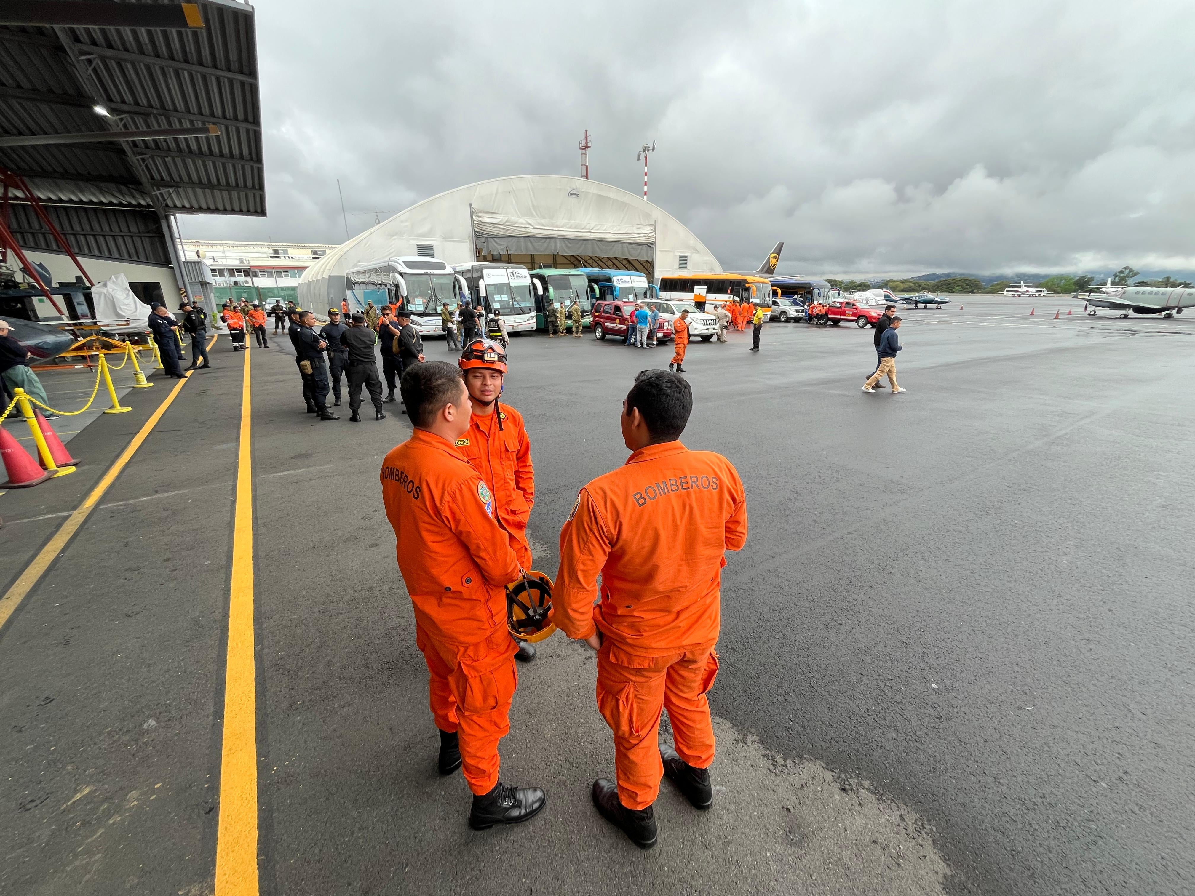 Ayuda humanitaria que mandó El Salvador tiene un problema por los soldados