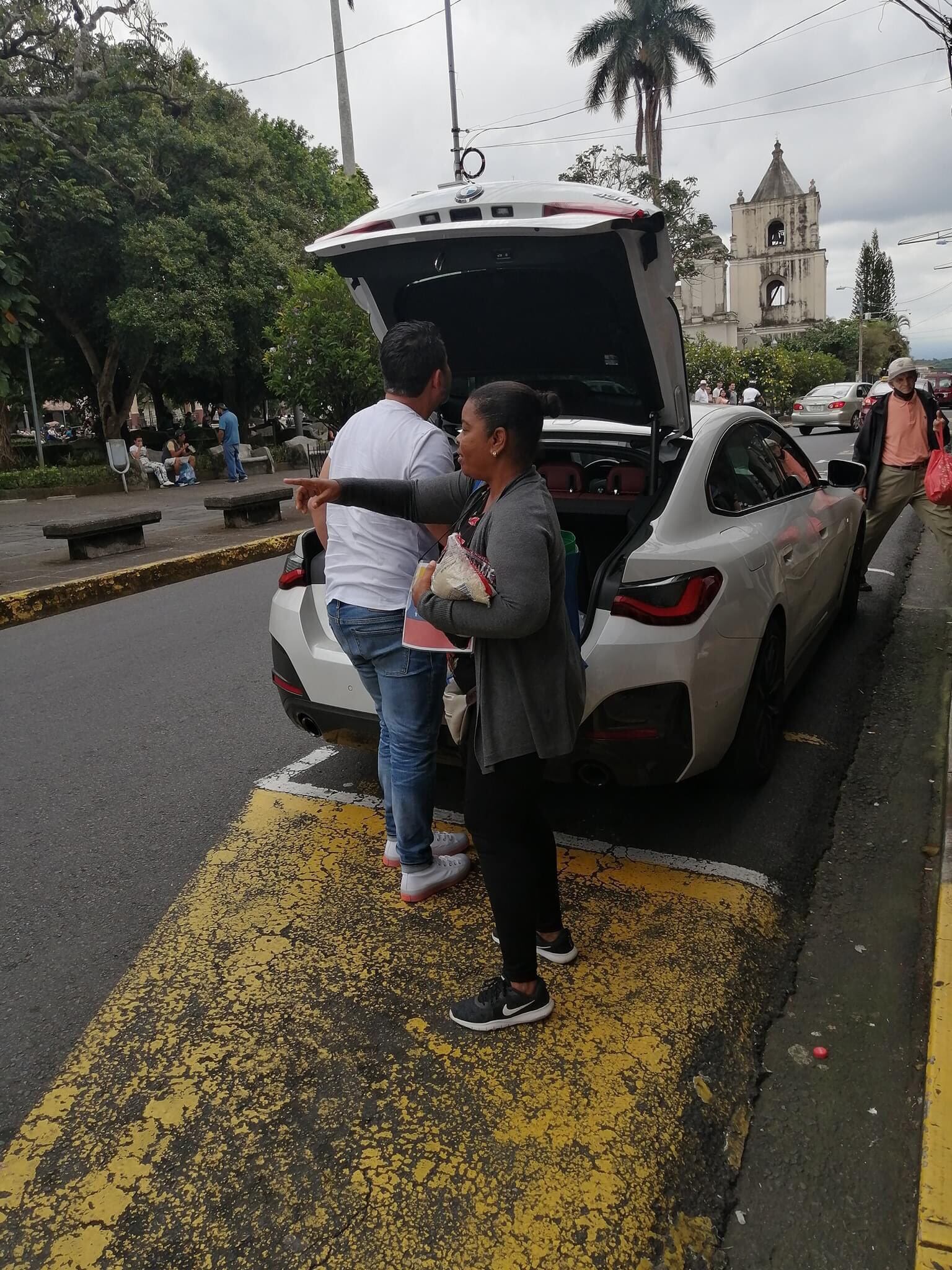 Jafet Soto ayuda a venezolanos